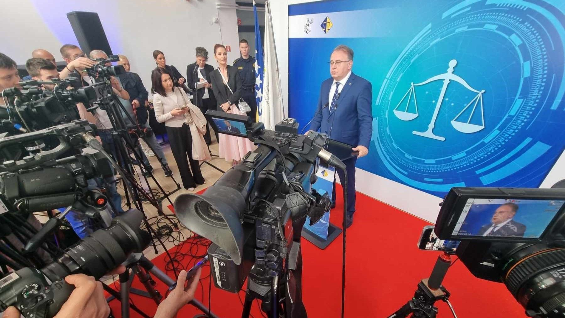 Odjeli okupljaju iskusne sudije, tužitelje, stručne saradnike i istražitelje, a od njih se očekuje institucionalna hrabrost i profesionalizam.