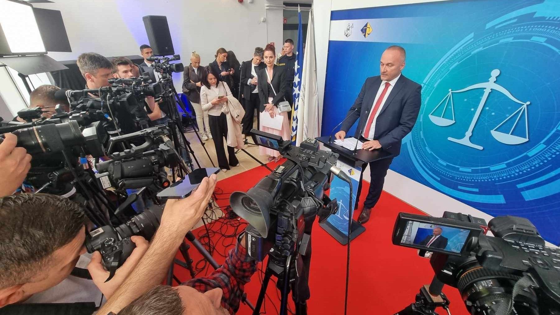 Odjeli okupljaju iskusne sudije, tužitelje, stručne saradnike i istražitelje, a od njih se očekuje institucionalna hrabrost i profesionalizam.