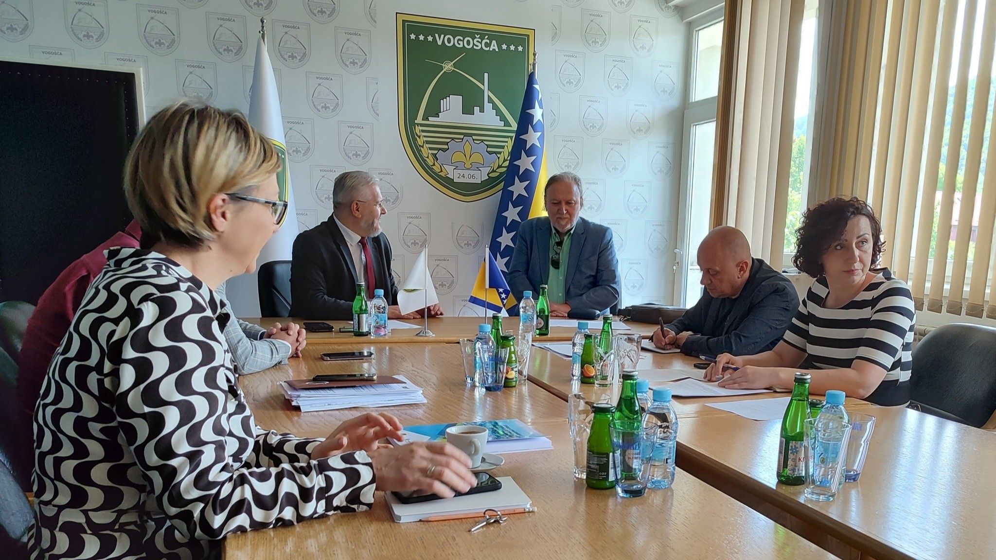 Tema sastanka su problemi sa kojima se susreću općina Vogošća i njeni građani, a čije rješavanje je u nadležnosti ovog ministarstva. 