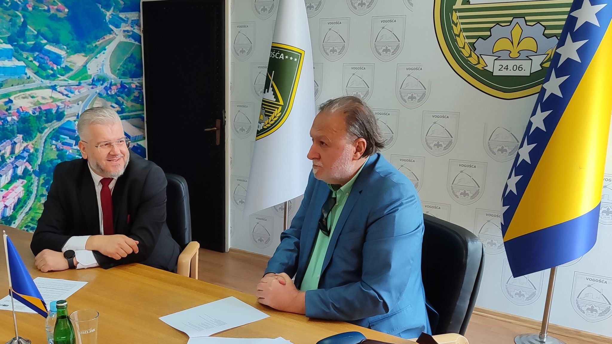 Tema sastanka su problemi sa kojima se susreću općina Vogošća i njeni građani, a čije rješavanje je u nadležnosti ovog ministarstva. 