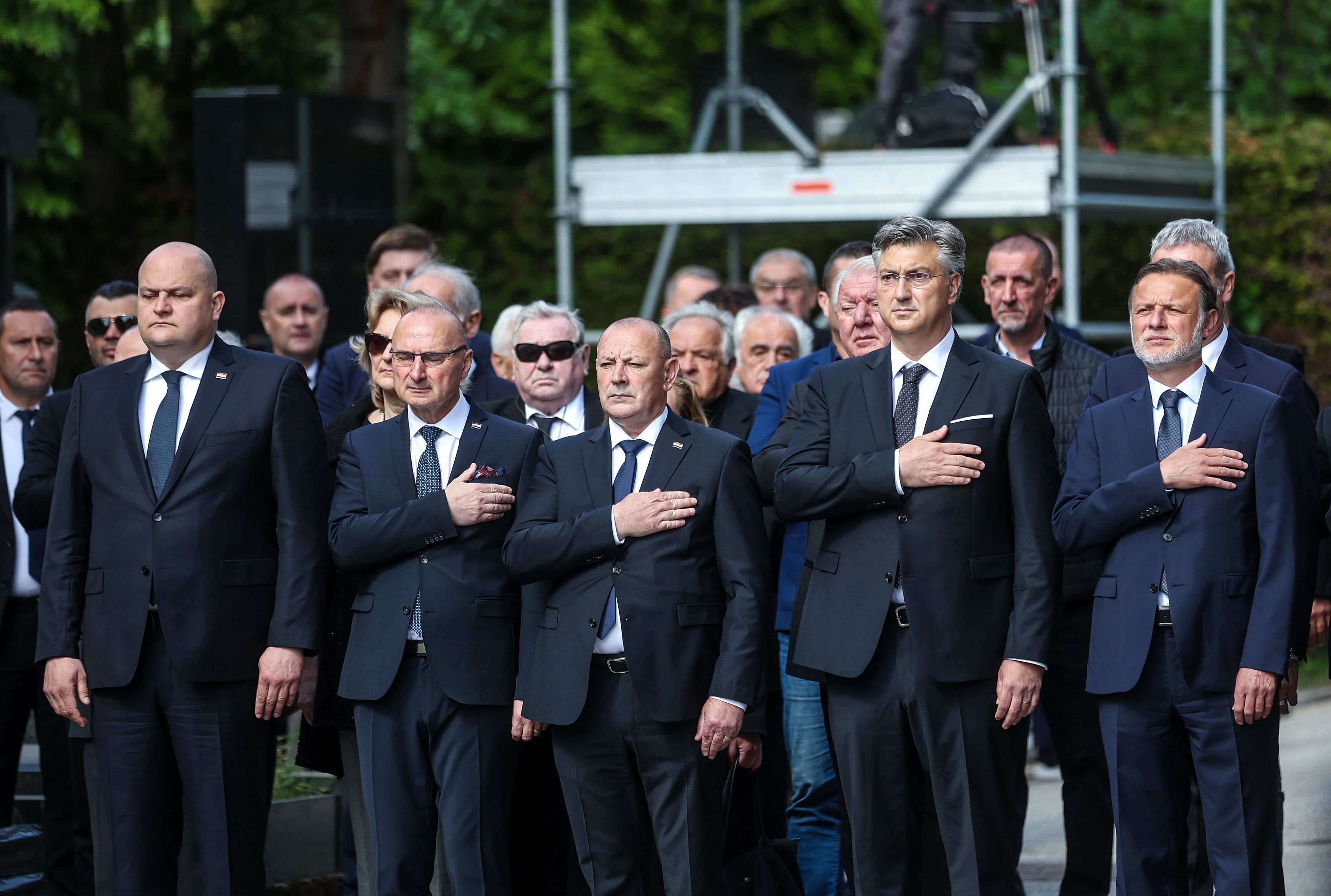 Treba objektivno prikazati te povijesne trenutke, rekao je                  