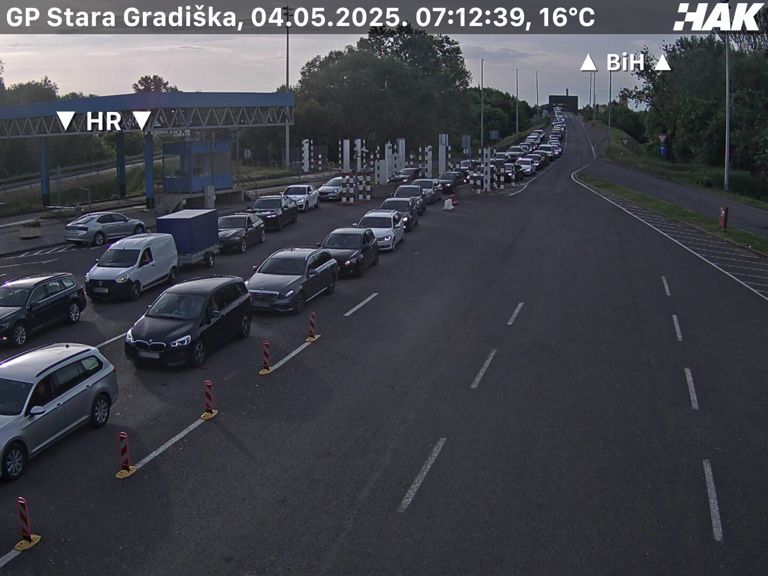 Zbog radova na putnoj infrastrukturi, usporen saobraćaj zabilježen je više dionica.
