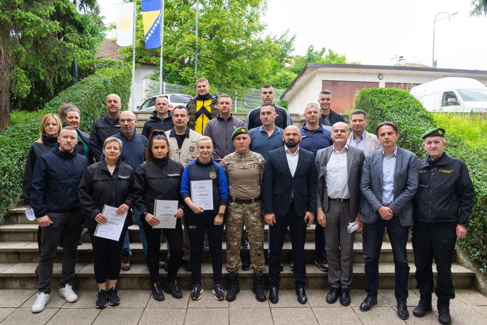 Posebno sam ponosan na pozitivne promjene kojima svakodnevno svjedočimo na Policijskoj akademiji FMUP-a - kazao je ministar Ramo Isak