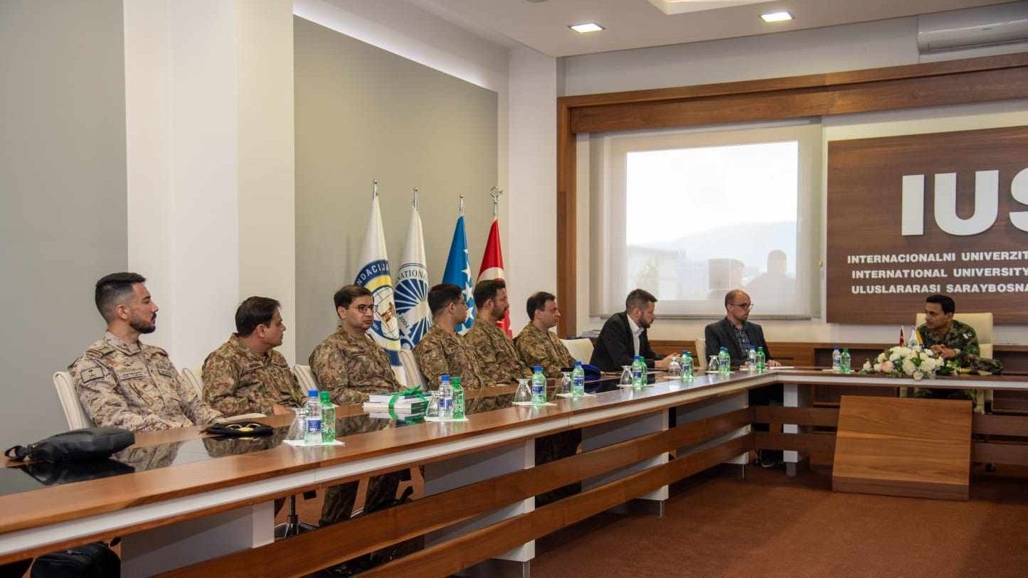 U svom pozdravnom govoru, dr. Preljević je izrazio iskrenu zahvalnost Pakistanu, prisjećajući se njegove dosljedne podrške Bosni i Hercegovini tokom i nakon rata 1990-ih. 