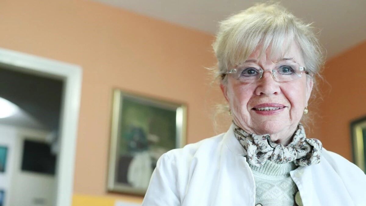 U logoru je preživjela iznimno teške uslove, uključujući premlaćivanja i pokušaj samoubistva zbog neizdrživih trauma