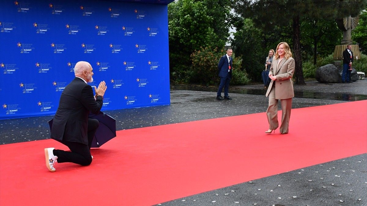 Pitanja evropske sigurnosti i odbrane, te podrška Ukrajini među glavnim su temama samita koji je okupio predstavnike 47 zemalja i institucija EU-a
