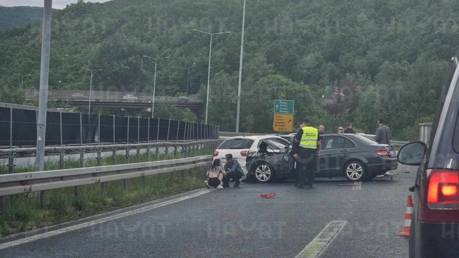 Vozačima koji planiraju koristiti ovu dionicu savjetuje se oprez i strpljenje, jer se saobraćaj odvija usporeno.