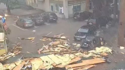 Stanovnici pogođenih područja dijele dramatične snimke posljedica oluje, dok se očekuju nove padavine i jak vjetar u narednim satima
