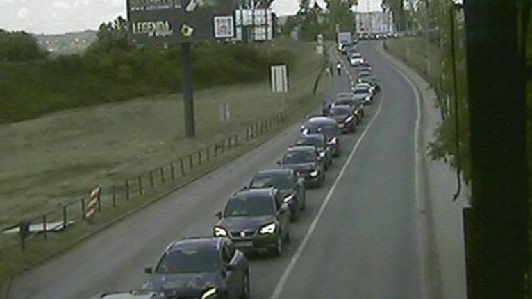 Veće gužve zabilježene su i kroz Vogošću gdje se saobraćaj odvija usporeno