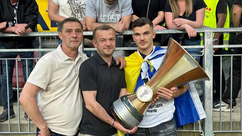 Ogrnuo se zastavom BiH nakon velikog trijumfa: Potencijalni Zmaj sve bliže reprezentaciji