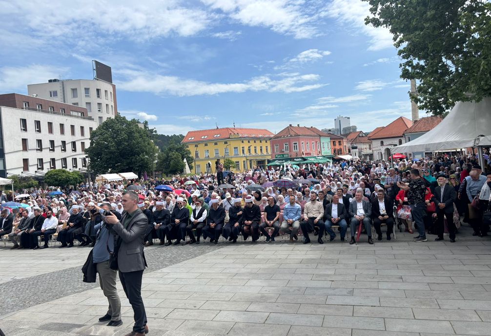 Ukupna vrijednost projekta rekonstrukcije Šarene džamije iznosila je oko 2,1 milion KM, a u potpunosti ju je finansirala Generalna direkcija vakufa Republike Turske
