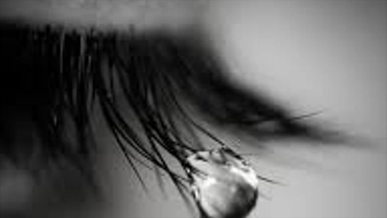 Svaka suza koju oko proizvodi ima tri različite sloja, koji zajedno čine filmski sloj suza