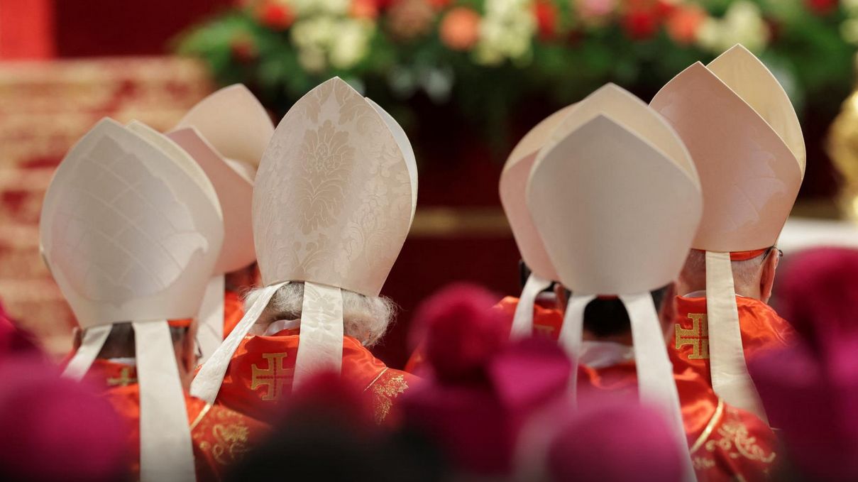 function r(){if(it(n),n.value===Hm){let o=null;throw new D(-950,o)}return n.value}