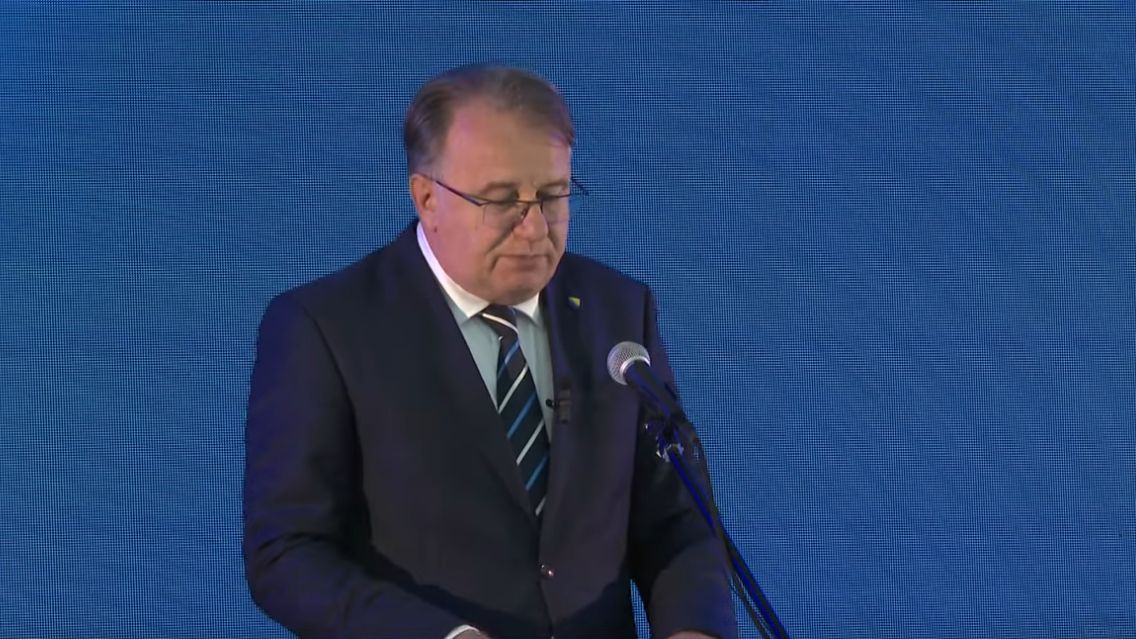Kako kaže Admir Čavalić, ekonomski ekspert i federalni zastupnik, uglavnom najveći fokus rada je bio na trošenju budžetskih sredstava