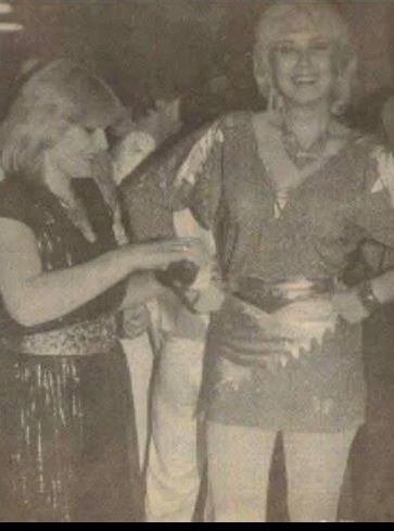 Hanka Paldum, jedna od najpoznatijih bh. pjevačica, oduševila je društvene mreže nostalgičnom fotogalerijom koju je podijelila.