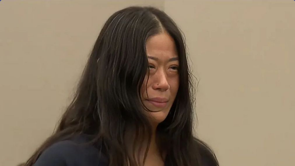 Na ročištu za izricanje kazne pred Vrhovnim sudom u Chula Visti Ma je kroz suze uputila izvinjenje