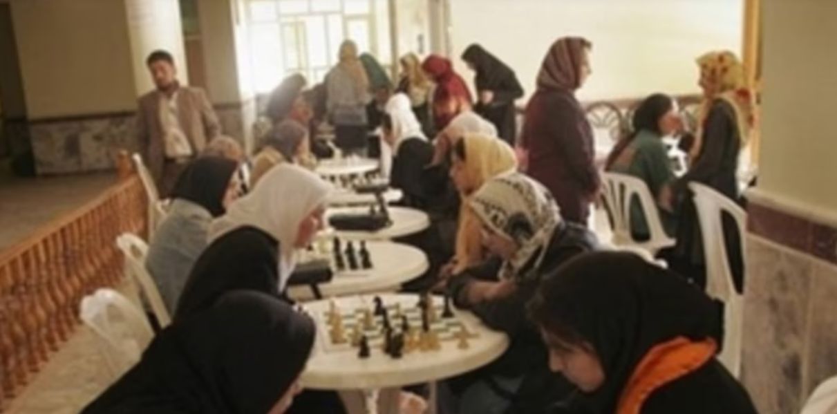 Također je napomenuo da se šah igra i u drugim zemljama s muslimanskom većinom.