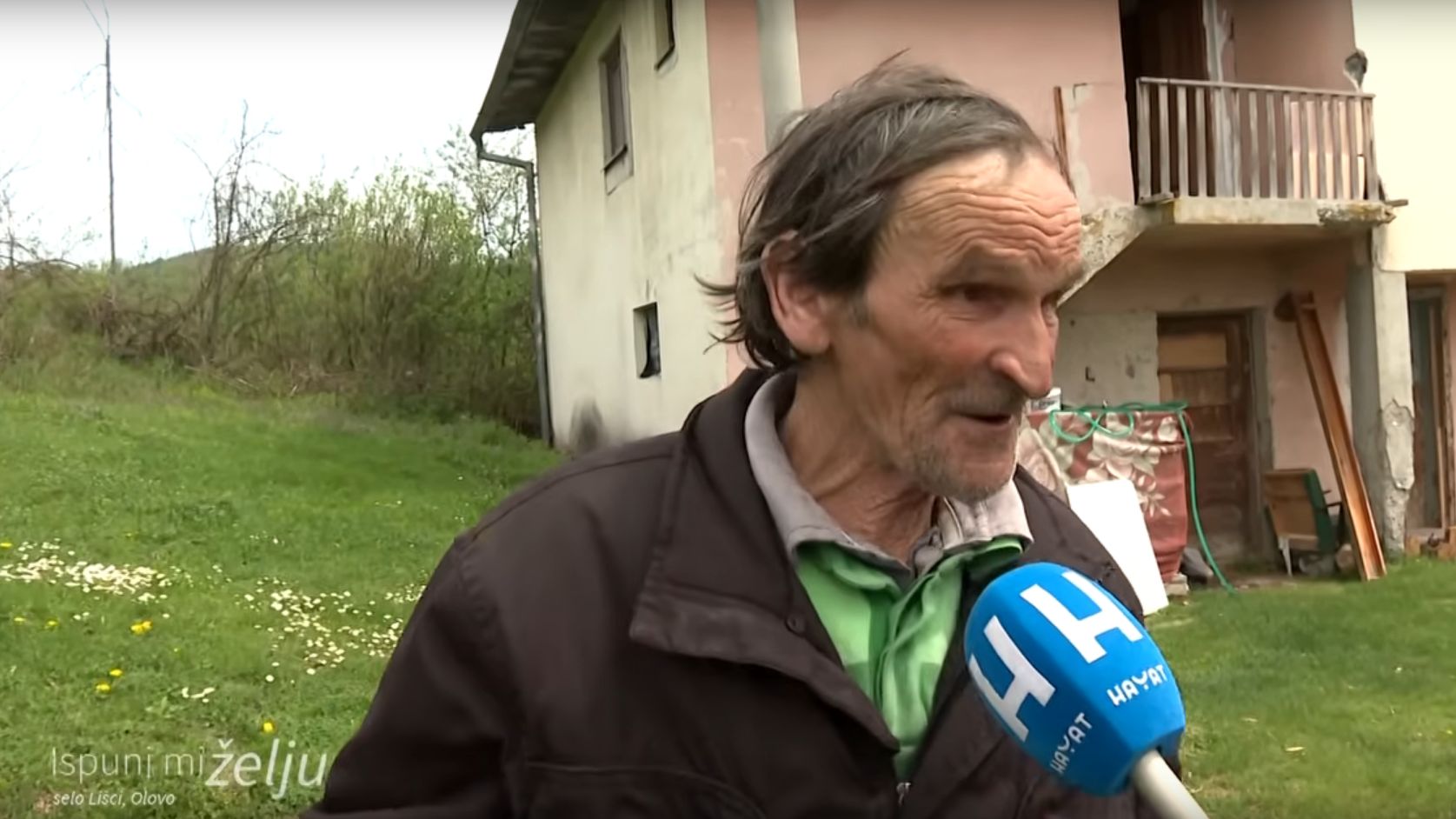 'Živim ovdje bez struje, vode i bez ijednog komšije, molim vas makar da mi kolibu napravite'