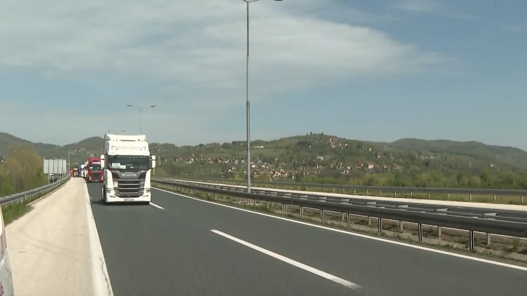 I tako, još jedna sjednica je prošla, a odgovori i rješenja – ponovo na čekanju. 