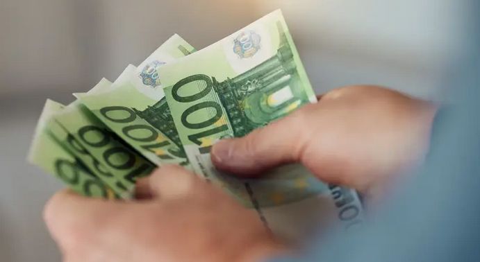 Lažnim prikazivanjem činjenica o nepostojećem nasljedstvu dovela ga je u zabludu