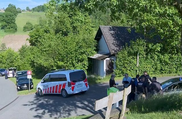 Porodični prijatelj ubijene djevojčice za list Blick izjavio je da je žrtva bila veoma tiha, introvertna, čak stidljiva