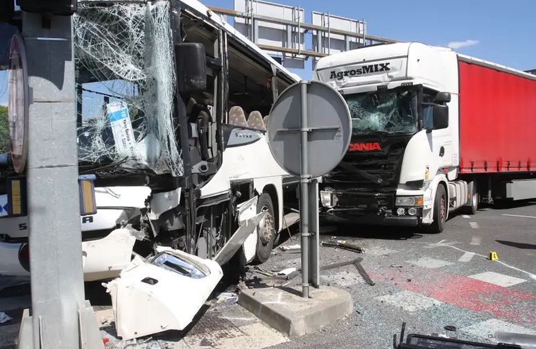 Zbog izazivanja nesreće u cestovnom saobraćaju protiv vozača autobusa slijedi podnošenje krivične prijave