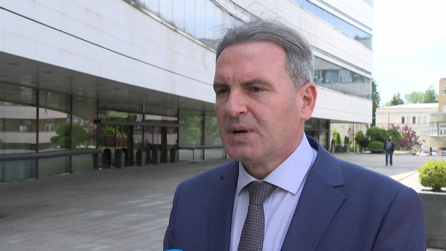 Građani su taoci političke krize: Država se blokira zbog ličnih interesa