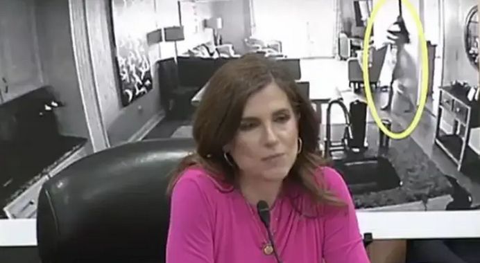 Bryant je njezin bivši zaručnik, a ona je objavila snimak za koji tvrdi da je snimljena bez njezinog dopuštenja te ga je nazvala silovateljem i grabežljivcem