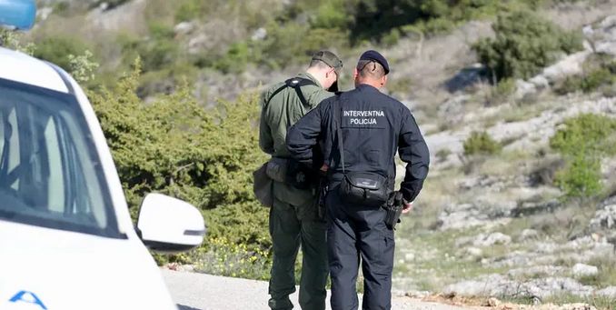 Kriminalističkim istraživanjem utvrđeno da su 44-godišnjak i 48-godišnjak 15. aprila u stanu na području Splita, zajednički ubili 45-godišnjaka
