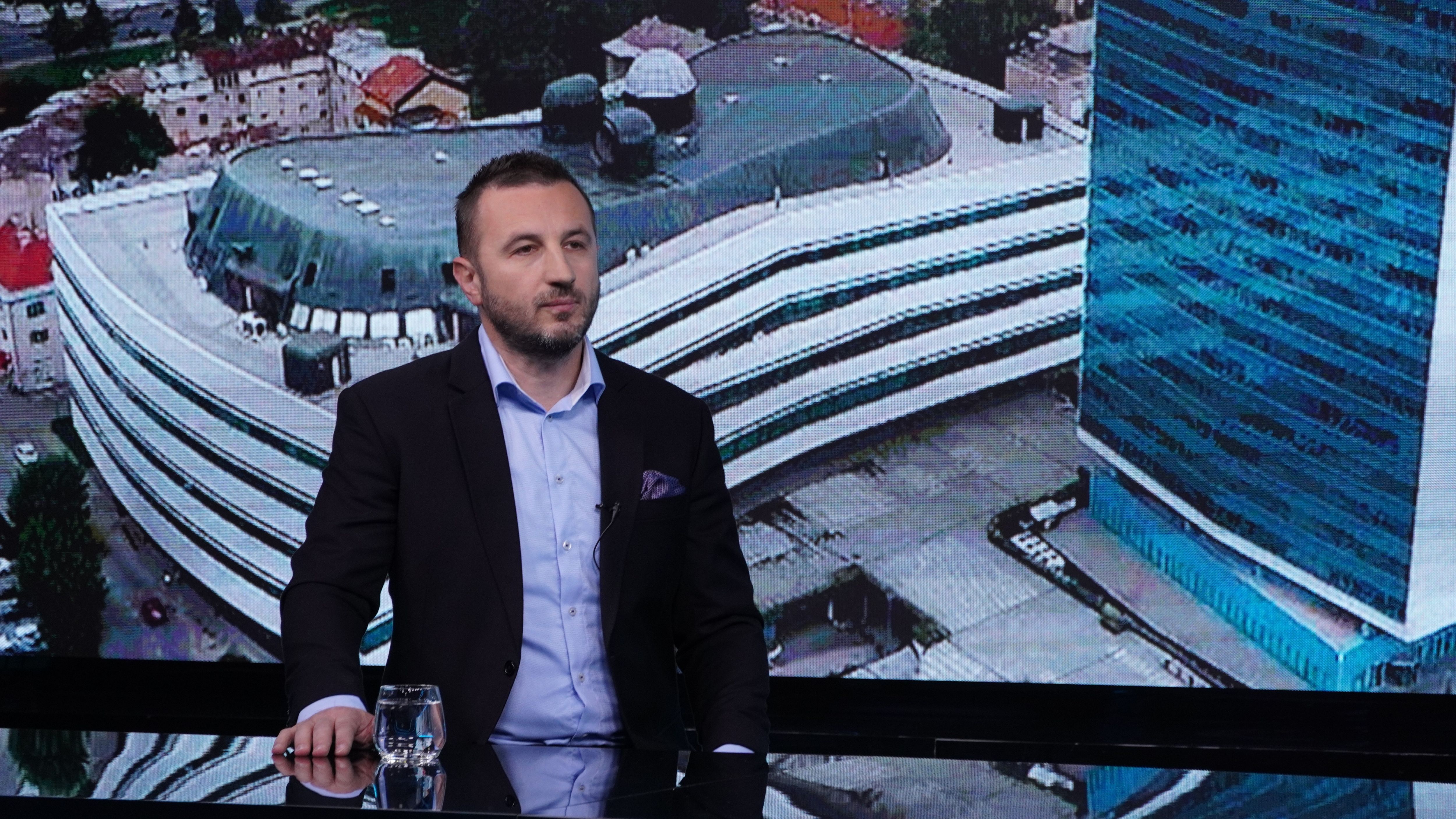 Ima li kraja krizi u državi? Efendić za Hayat: Institucije BiH su stjerane u ćošak, a ne Dodik!