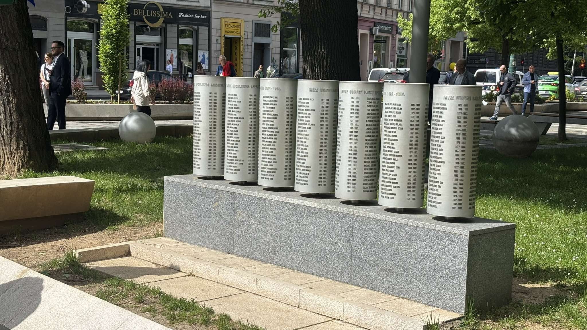 Horde zla obilježile Dan sjećanja na ubijenu djecu Sarajeva: Pamti, ne zaboravi!