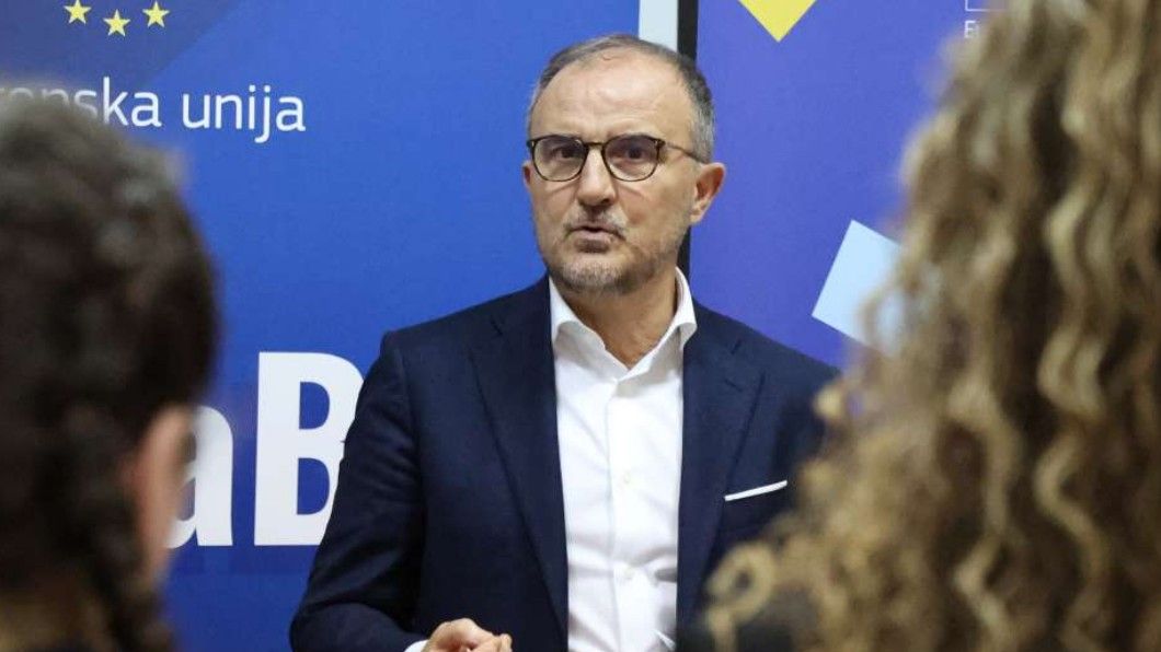 Evropska unija stoji uz one koji u dobroj vjeri rade za stabilnu, prosperitetnu i evropsku Bosnu i Hercegovinu, kazao je