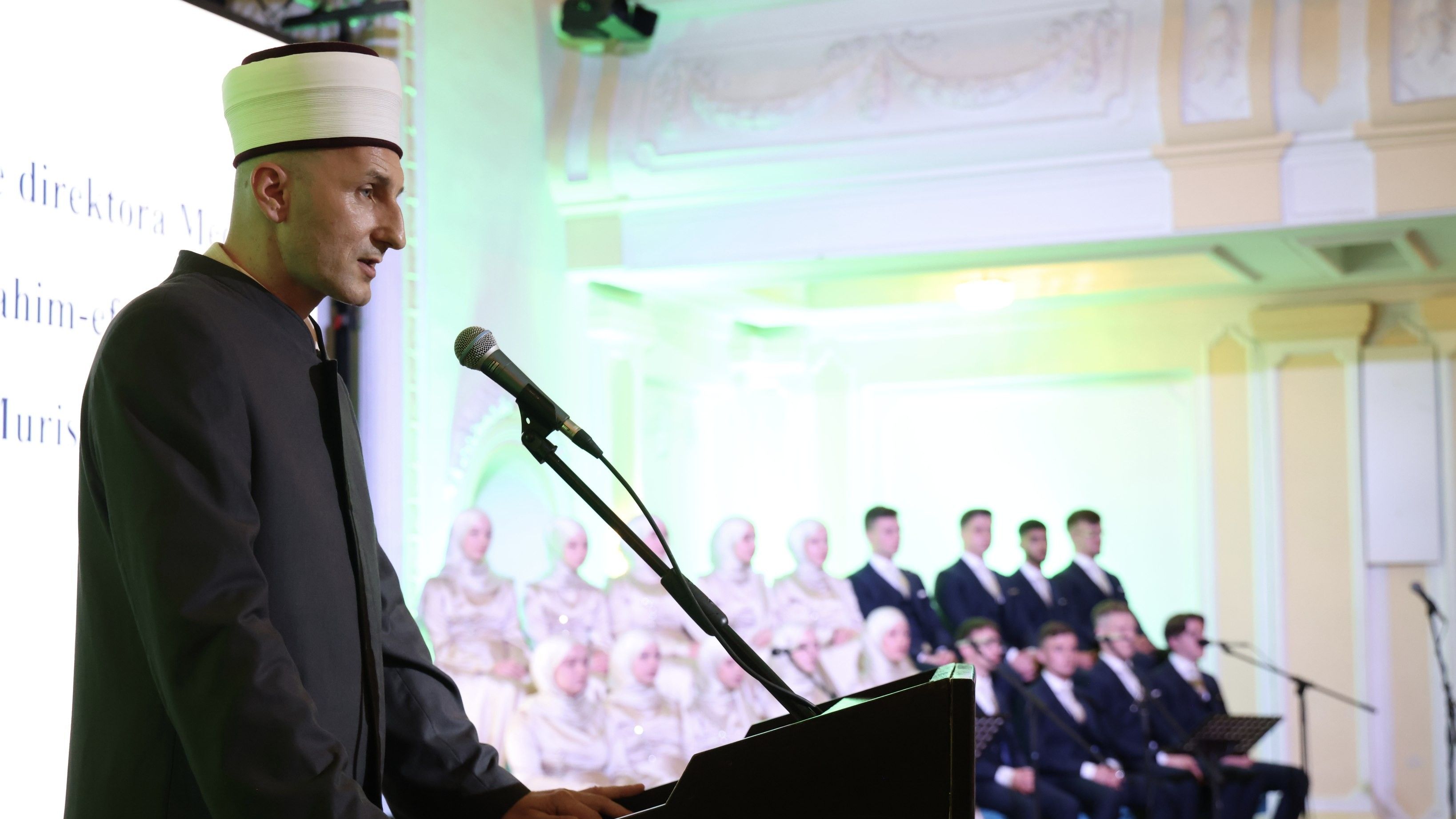 Izrazio je zahvalnost roditeljima učenika, kao i sugrađanima Banje Luke, na razumijevanju i prihvatanju Medrese