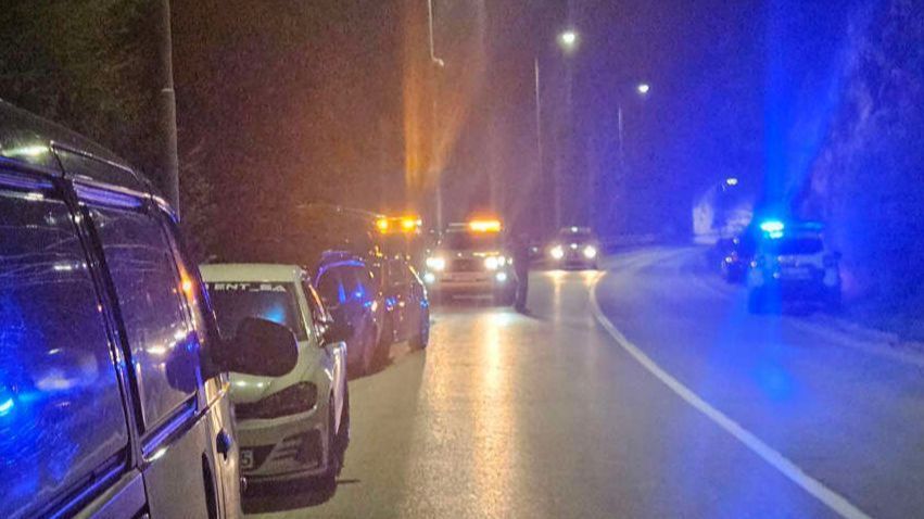 Na terenu su ekipe Gorske službe spasavanja Istočni Stari Grad i Kantona Sarajevo, koje organizuju akciju izvlačenje tijela.