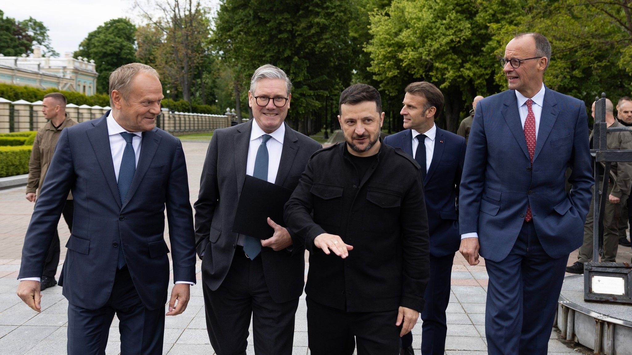 Francuski mediji su odmah analizirali AFP-ov videosnimak i zaključili da tvrdnje nisu ni blizu istine