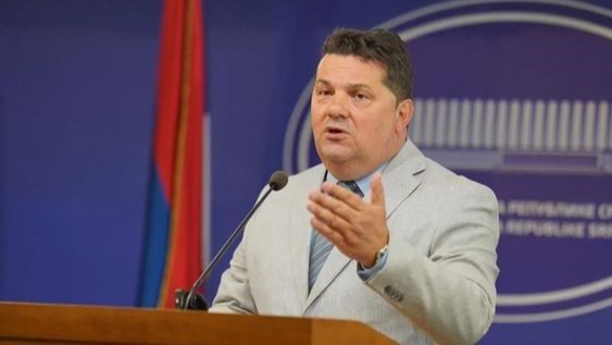 Vukanović prozvao vlast da se ponaša u maniru terorista, Stevandić tražio da ga obezbjeđenje izbaci