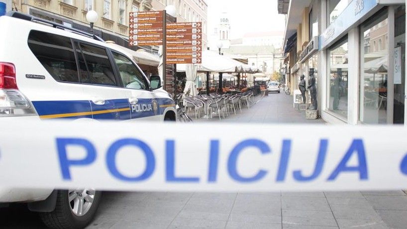Ušao u salon za masažu, pretukao ženu, pa izazvao požar: U bijegu je