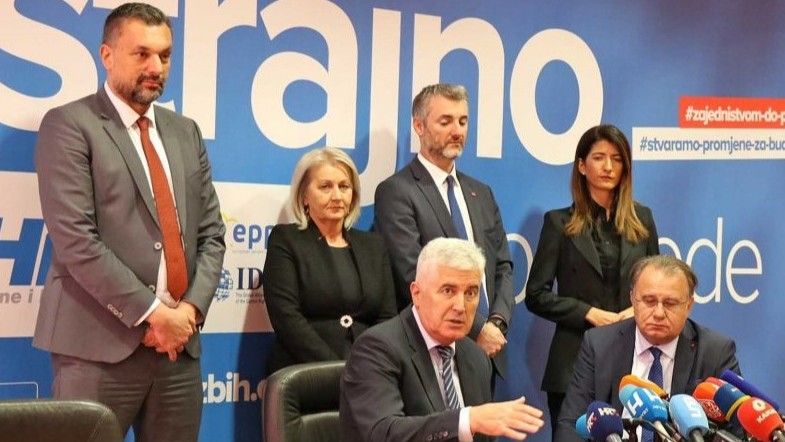 Trojka na poledici
