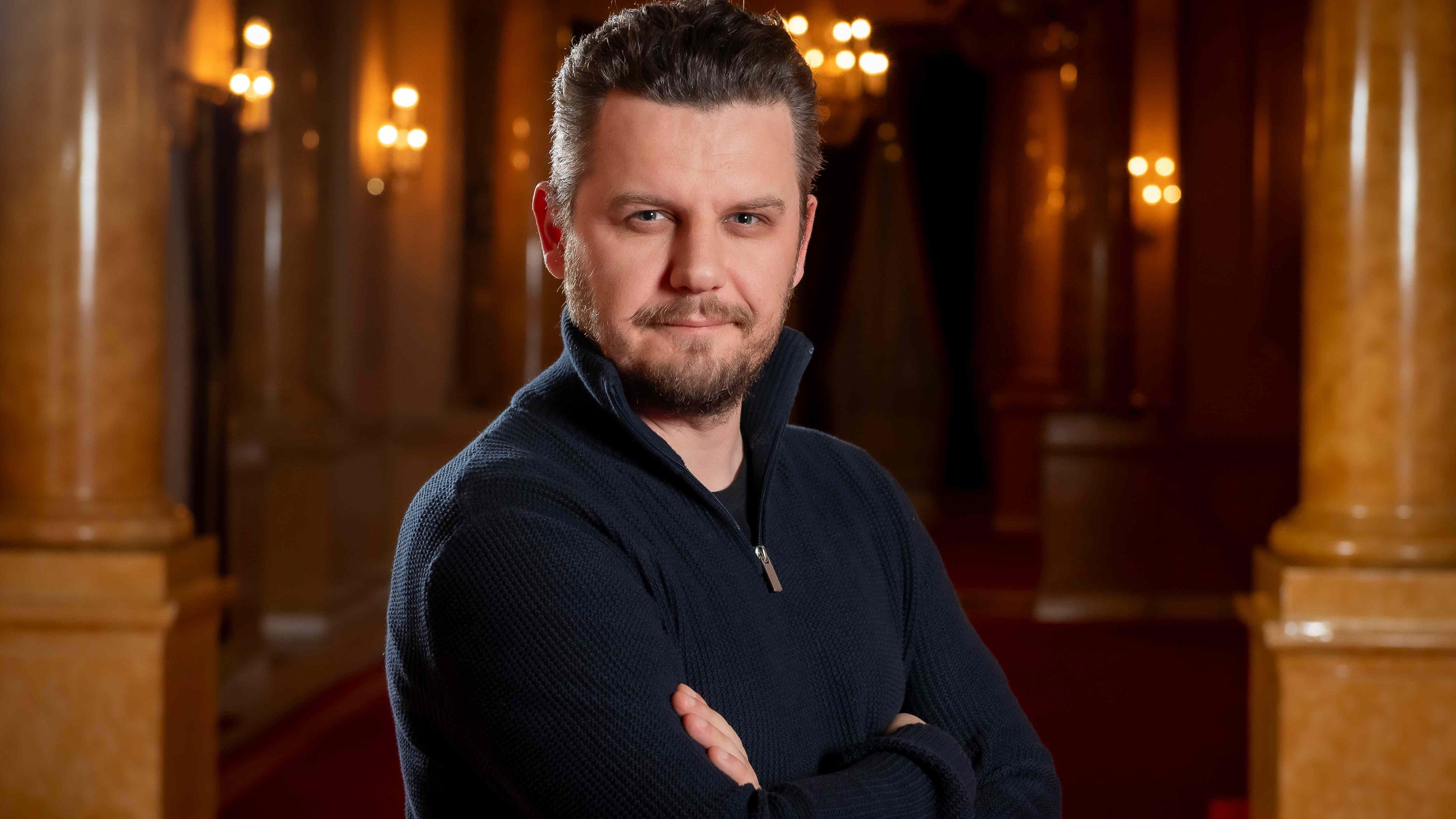 U prepunoj sali Doma kulture Bjelovar glumci su ispraćeni uz višeminutni aplauz i ovacije.