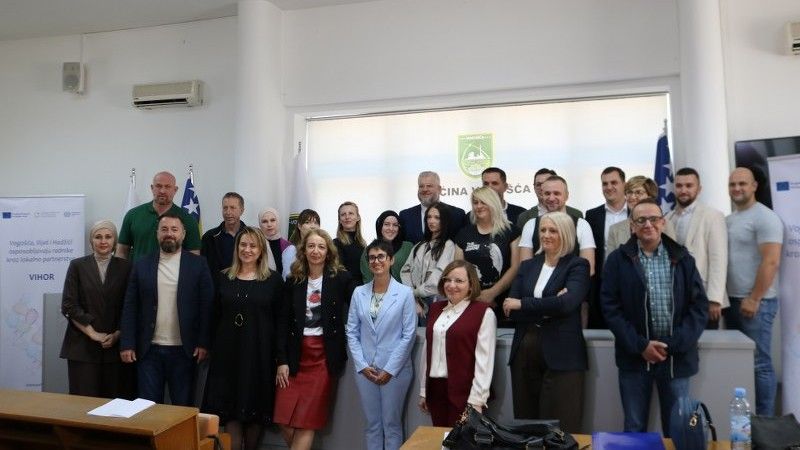 Evropska unija ostaje lojalan partner Bosni i Hercegovini - ulažemo u ljude, podržavamo inovacije i gradimo otporniju lokalnu ekonomiju, rekla Di Sandri