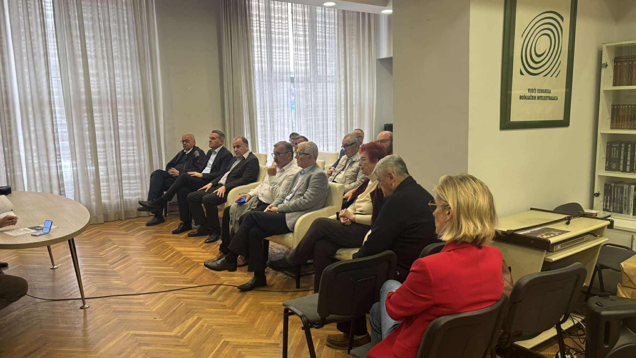 Potreba za ovakvim skupom javila se zbog posljednjih najava za hitne sjednice Predstavničkog doma PSBiH i Doma naroda PSBiH