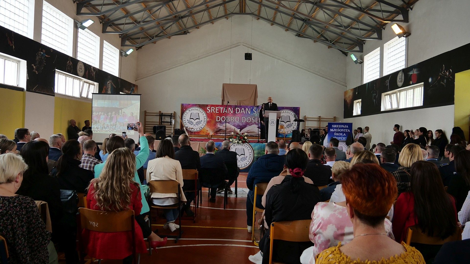 Delegacija Vlade ZDK-a prisustvovala je i obilježavanju Dana škole Srednje mješovite škole Žepče, koja će dogodine proslaviti 50 godina postojanja