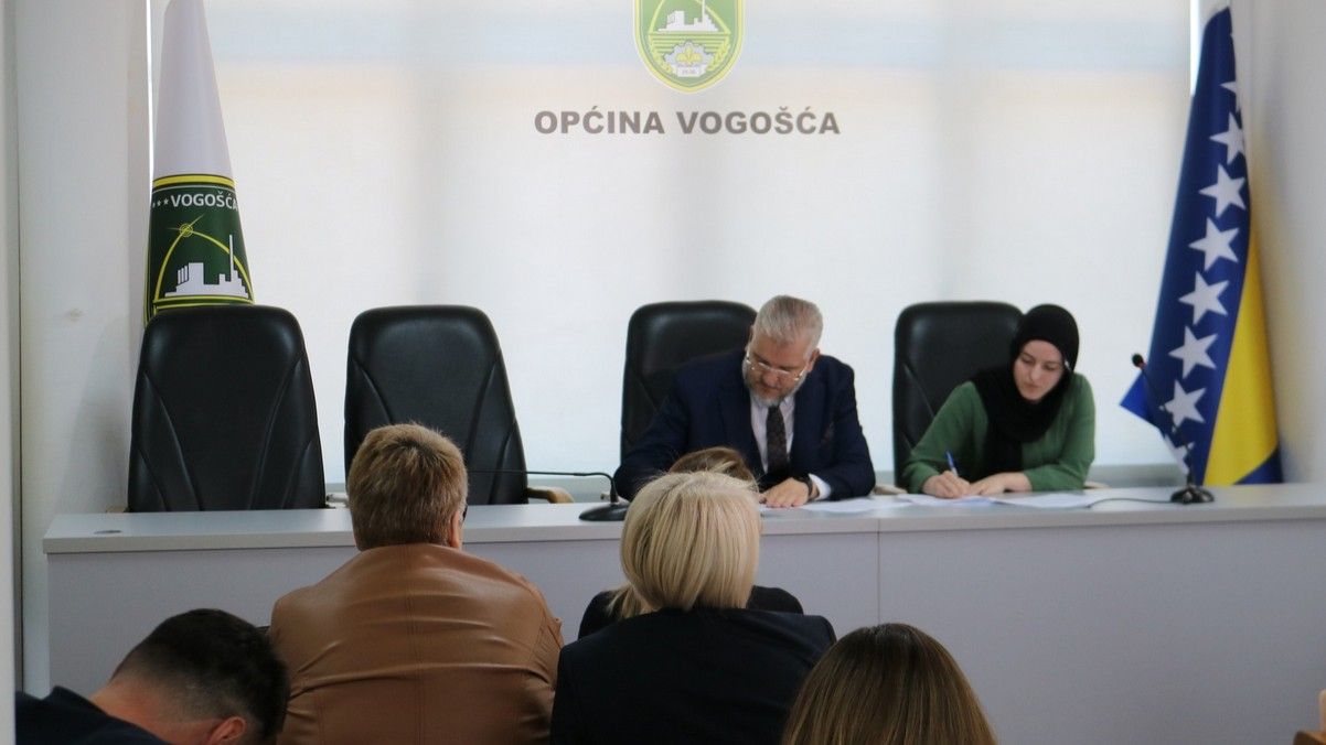 Evropska unija ostaje lojalan partner Bosni i Hercegovini - ulažemo u ljude, podržavamo inovacije i gradimo otporniju lokalnu ekonomiju, rekla Di Sandri