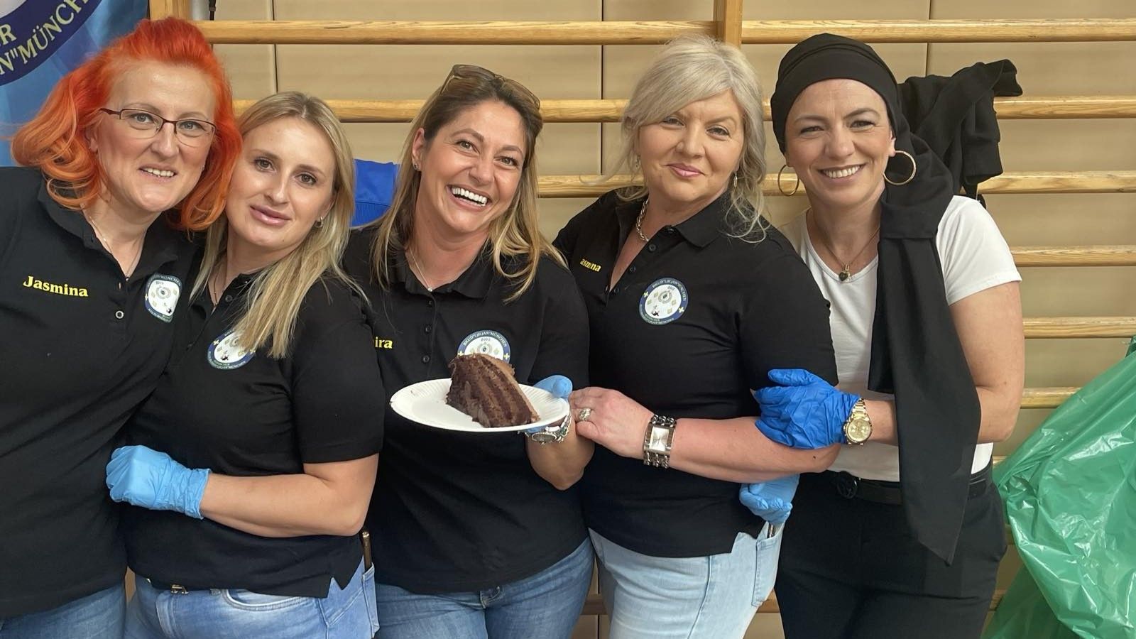 Tokom folklornog dijela večeri pored domaćina i njihovih folklornih sekcija, igrama iz BiH, ali i igrama iz regiona predstavile su se i folklorone sekcije