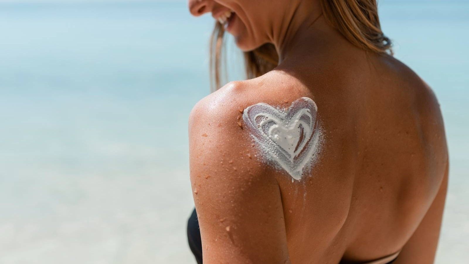 Rano prepoznavanje melanoma ključno je za preživljavanje. Melanom se često javlja kao promjena na koži koja mijenja izgled, a može nastati i iz mladeža.