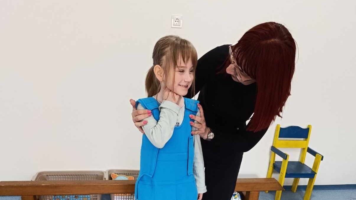 Značajan doprinos kvaliteti usluga donijela je i nabavka nove specijalizovane opreme, namještaja i edukativno-didaktičkog materijala za rad sa djecom