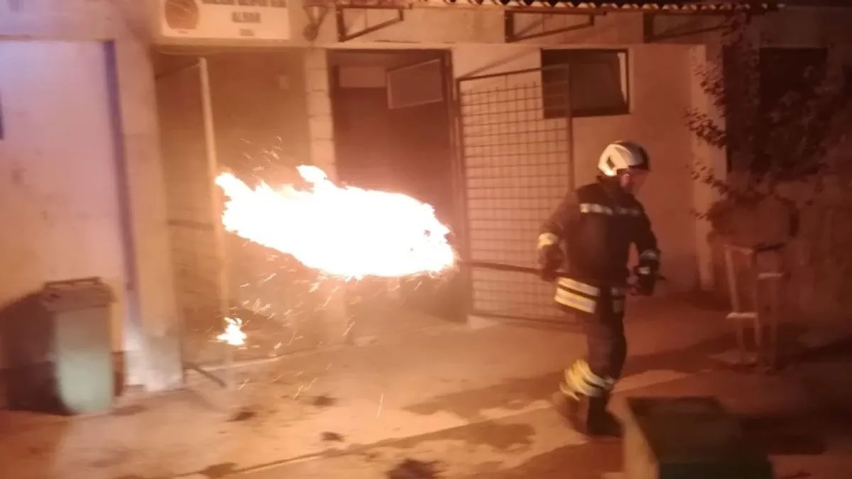 U štali se urušio krov, izgorjele su dvije trećine uskladištenog sijena
