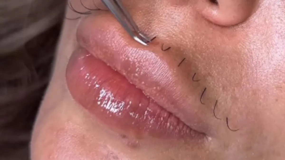 Mnogi su pomislili da je riječ o šali, performansu ili parodiji na beauty industriju, ali neki su cijelu stvar shvatili vrlo ozbiljno