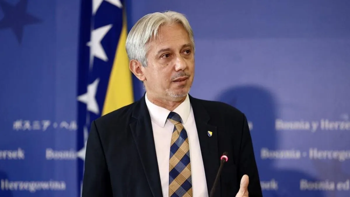 Sve ove presude samo eliminišu zabranjenu diskriminaciju, samo to, uspostavljaju političku ravnopravnost, jer etno-nacionalni koncepti vode već decenijama 