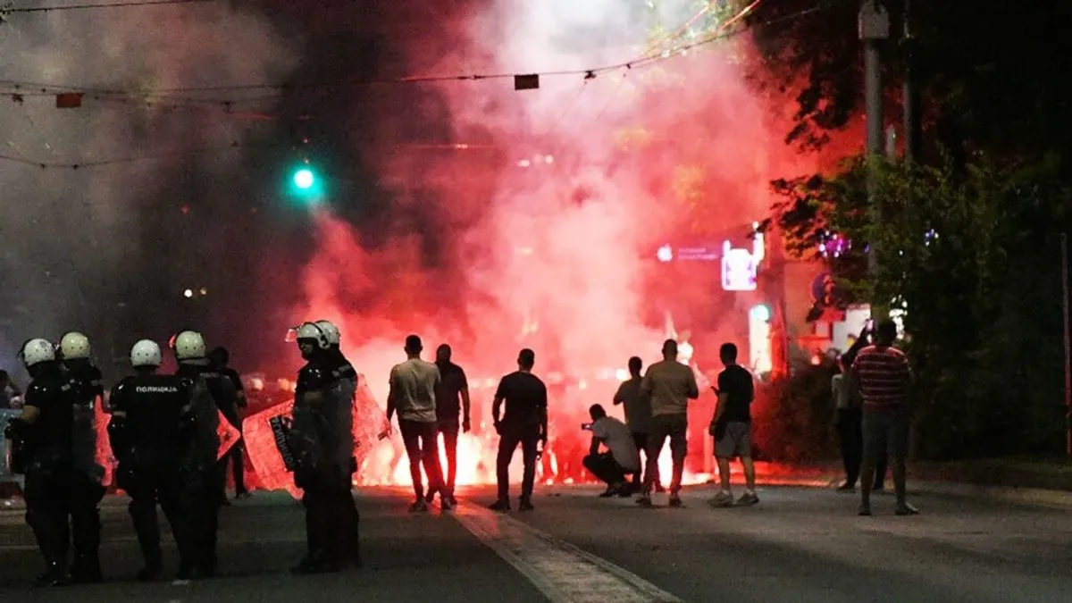 Podijelili su fotografije i snimke nastale tokom sinoćnjeg nasilja koje su studenti i građani pretrpjeli od strane policije tokom blokada